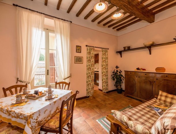 agriturismo-case-graziani-umbrie-appartement-palazzo1-woonkamer.jpg