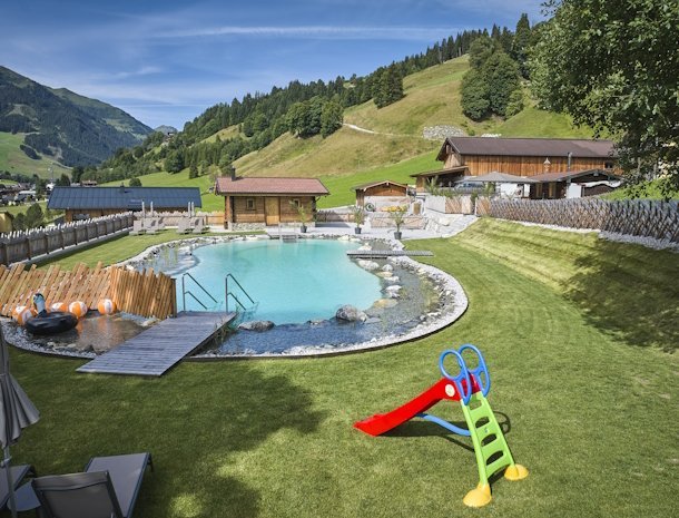 eibinghof-saalbach-salzburgerland-oostenrijk-zwemmeer-kindergedeelte.jpg