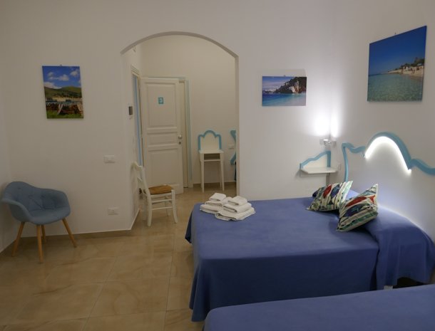 exclusive-home-castellammare-del-golfo-ruime-kamer.jpg