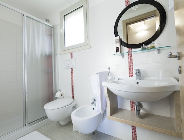 agriturismo-il-megalite-otranto-puglia-badkamer-3-persoonskamer.jpg