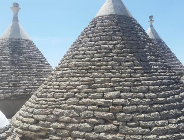 bed-and-breakfast-coppola-di-seta-locorotondo-trulli.jpg