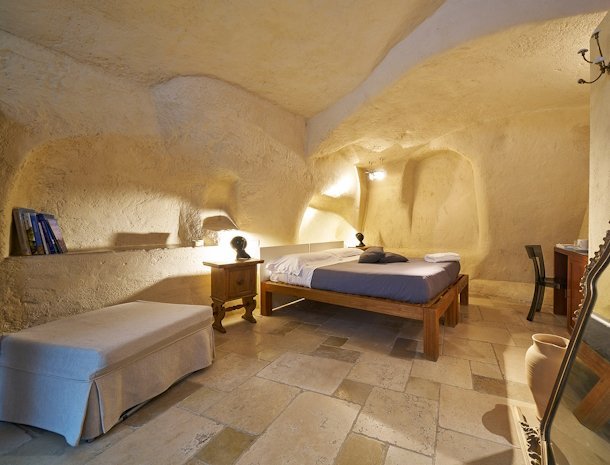 fra-i-sassi-residence-matera-3-persoonskamer.jpg