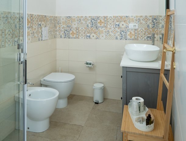 borgo-santuri-ostuni-superior-badkamer.jpg