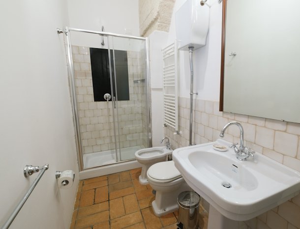 borgo-santuri-ostuni-classic-badkamer.jpg