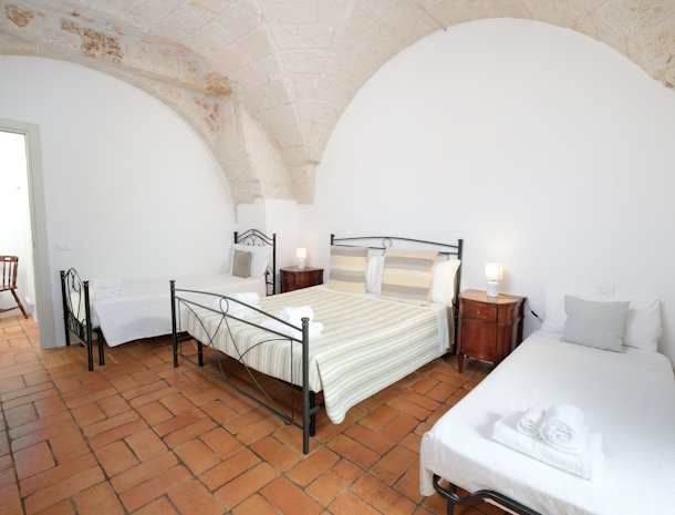 borgo-santuri-ostuni-deluxe-4-persoonskamer.jpg